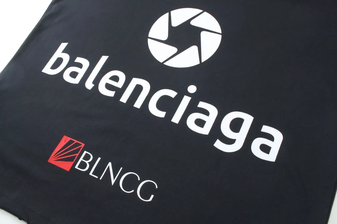 【 . Quality】BALENCI*GA/ BALENCI*GA#2024 New Arrival， Lo GOClassic T . 。 Authentic 。 ！ ZP . 260 ， . . . . Color Change。 。 ， ， ， ， ， OS . Same Style ：BL 223206 ：White， Blue Size：XS L